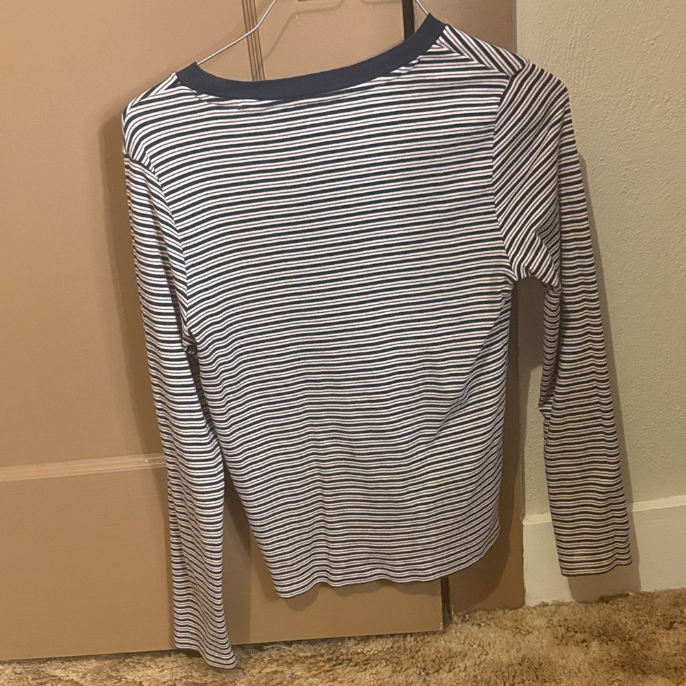 Women’s small Levi's Black and White Striped Long Sleeve Tee - Picture 2 of 3
